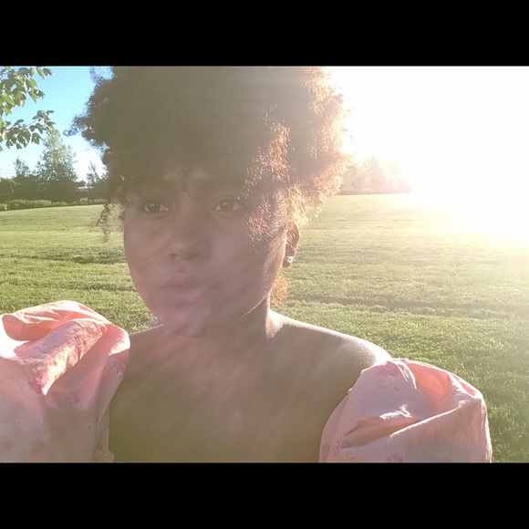 Meet your Posher, Alexis - Picture 3 of 4